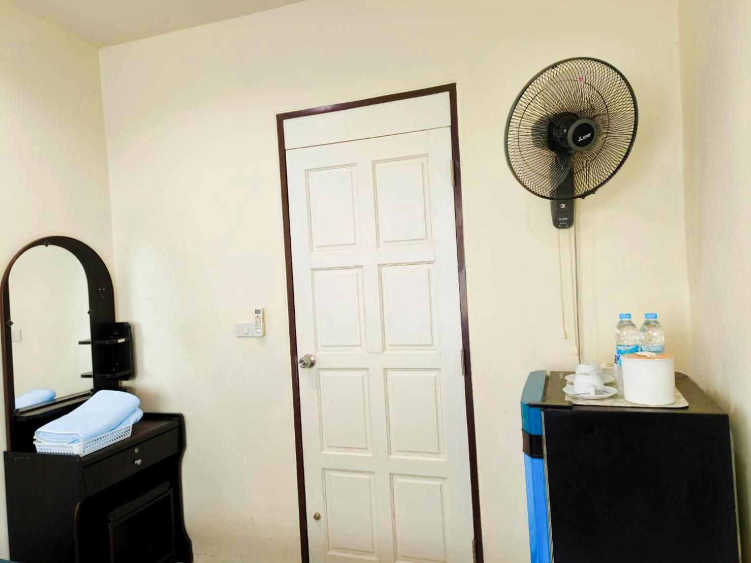 Bed and Breakfast Nu Phuket Airport Resident 1 Nai Yang Екстер'єр фото